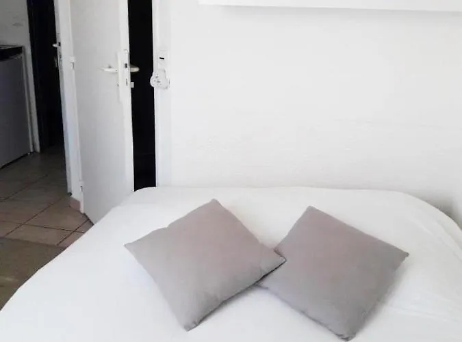 Raphael Saint-Raphaël